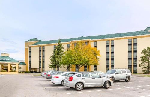 Piqua Hotel | Comfort Inn & Suites Piqua-Near Troy-I75