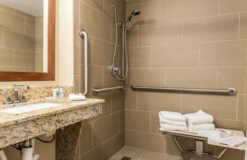 Piqua Hotel | Comfort Inn & Suites Piqua-Near Troy-I75