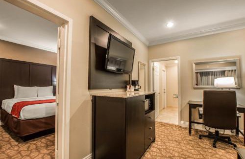 Washington Hotel | Comfort Inn & Suites Huntington Beach