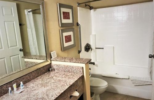 Washington Hotel | Comfort Inn & Suites Huntington Beach