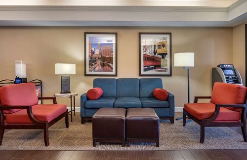 Greendale Hotel | Comfort Inn & Suites