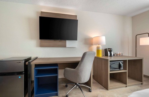 Zanesville Hotel | Comfort Inn & Suites Zanesville City Center