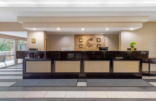 Salem Hotel | Comfort Suites Inn at Ridgewood Farm