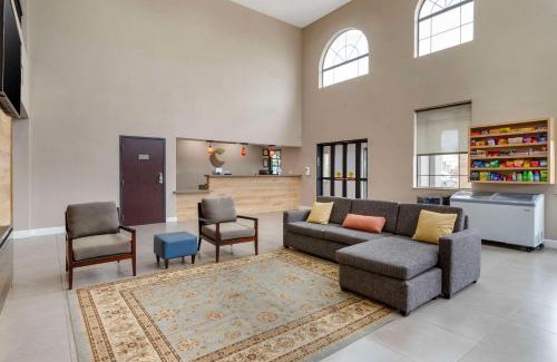 Shenandoah Hotel | Comfort Suites Shenandoah-The Woodlands
