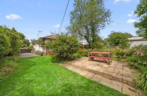 Narrabundah House | Comfortable 3-Bed Haven Near Canberra Attractions