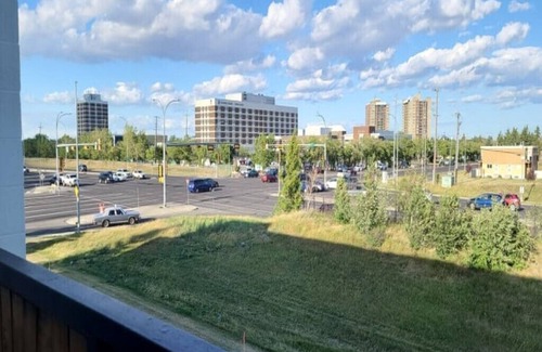 West Edmonton Apartment | Comfortable And Cozy Condo Right across fromWEST EDMONTON MALL with Free Parking
