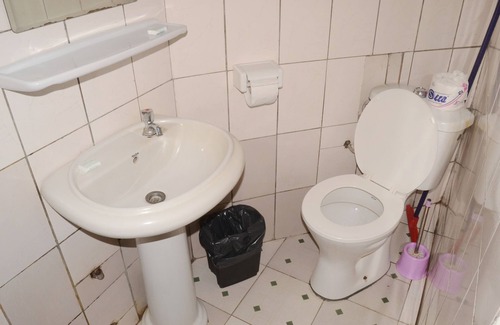 Kribi Hotel | Comfortable and spacious rooms . Breakfast Inc. Pool Wifi Beach Restaurant N°1