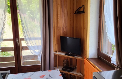 Puy-Saint-Vincent Apartment | Comfortable apartment at the foot of the slopes
