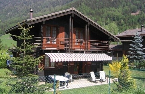 Saleinaz Ski Chalet | Comfortable chalet in an idyllic area. Fenced garden. Dogs accepted.