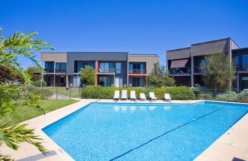 Torquay House | Comfortable, clean and modern in an ideal quiet location