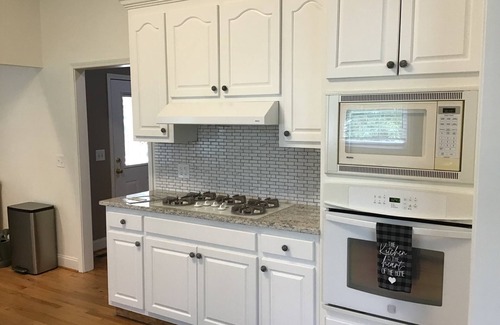 Toccoa House | Comfortable country living close in to historic downtown Toccoa