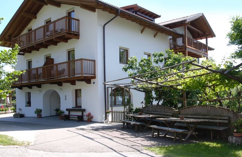 Foiana Apartment | Comfortable days in South Tyrol's mountains far away from the hustle and bustle .....