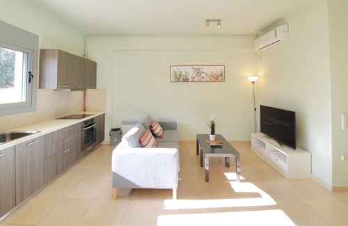 Marousi House | Comfortable duplex, 2 BD, 5' to IATRIKO clinic and GAIA Maternity Hospital