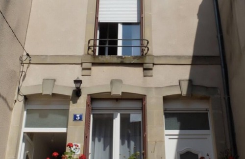 Bourbonne-les-Bains Apartment | Comfortable apartment 100 metres from the spa