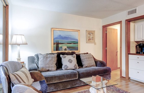 West Beach Village Condo | Comfortable ground-floor condo with enclosed patio, washer/dryer, & AC