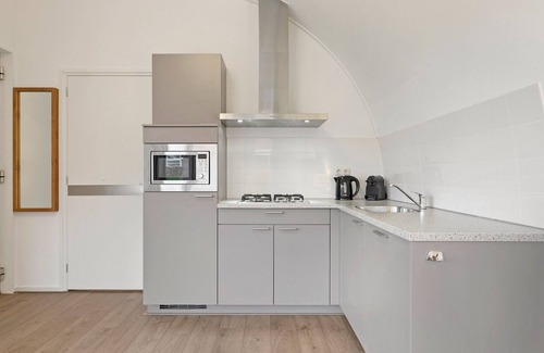 Midlaren Cottage | Comfortable ground-floor 2-person bungalow