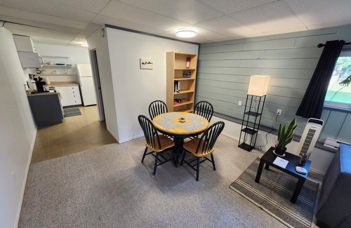 Comox House | Comfortable Home in the Comox Valley