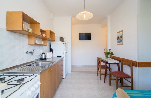 Kastel Stafilic Apartment | Comfortable Kastel Stafilic Apartment with Balcony - Two Bedroom Apartment with Balcony and Sea View