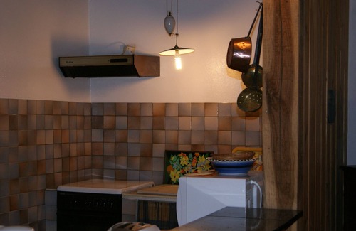 Aucun House | comfortable lodging facing mountain hiking cycling, cross-country skiing snowshoeing