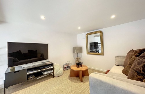 Saugues Cottage | Comfortable lodging in Saugues for hikers, 3 spacious rooms with en-suite bathroom