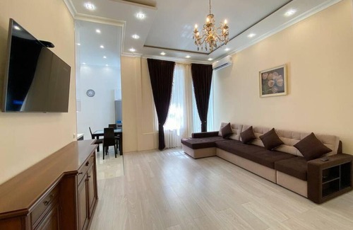 Shevchenkivs'kyi District Apartment | Comfortable luxury apartment with 3 rooms. Center heart of kiev
