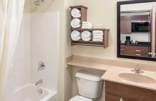 Midtown Anchorage Hotel | Comfortable Pet-Friendly Rooms with In-Room Kitchens and Free Parking Included