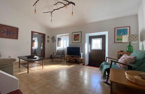 Almodovar House | Comfortable Room in the Hills of Serra do Caldeirão