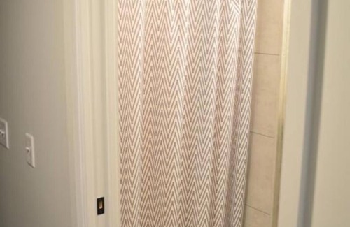Silverthorne Hotel | Comfortable Room Perfect for Your Summit County Exploration! Pets Allowed!