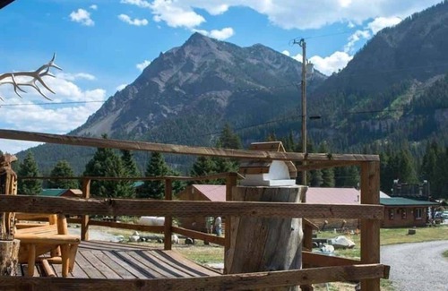 Silver Gate House | Comfortable size house overlooking the town of Silver Gate
