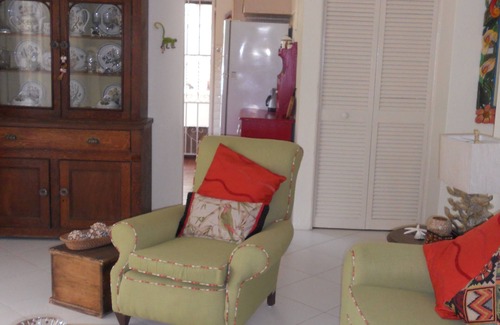 Sunset Crest House | Comfortable & spacious one bed westcoast apartment, near shops, beach and pool.