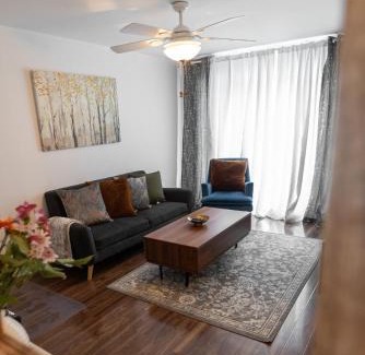 Brossard Apartment | Comfortable spacious house with parking