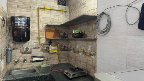 New Delhi Apartment | Comfortable Stay in New Delhi near Kirti Nagar