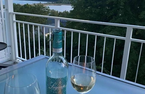 Lietzow Apartment | Comfortable vacation apartment with balcony, sauna and Bodden view