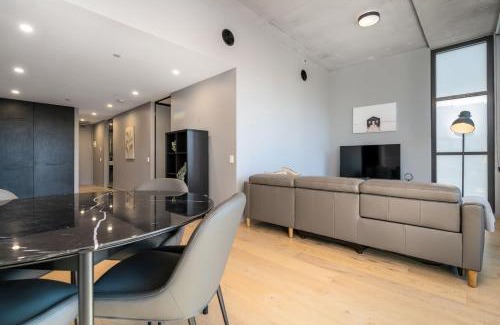 Kingston Apartment | Comfy 2BA 2BR Kingston Foreshore Apartment - Hosted by Canstay