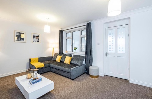 Tilbury Apartment | Comfy 2BD House-Tilbury Docks, Thurrock, Grays