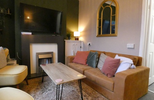 Abertillery Cottage | Comfy 3 Bedroom Cottage in a Calm Location