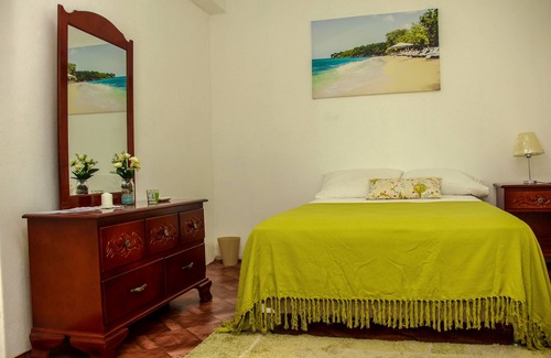 Greenwood Cottage | Comfy and quaint 1-bedroom cottage with amazing views