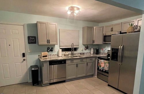 Cocoa Cottage | Comfy cottage, minutes away from the best things Central Florida has to offer!