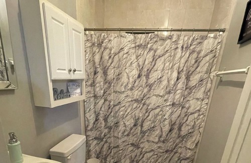 Cocoa Cottage | Comfy cottage, minutes away from the best things Central Florida has to offer!