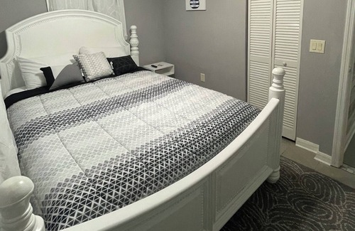 Cocoa Cottage | Comfy cottage, minutes away from the best things Central Florida has to offer!
