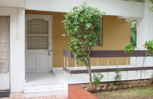 Vadodara House | Comfy cozy sprawling bungalow for leisure/business trip