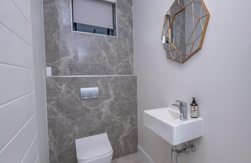 Houghton Estate Apartment | Comfy Nest - The Paramount