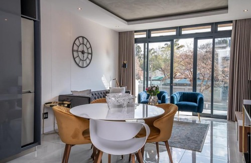 Houghton Estate Apartment | Comfy Nest - The Paramount