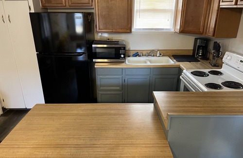 Winslow Apartment | Comfy Quiet 1bedroom apartment, close to DT Winslow