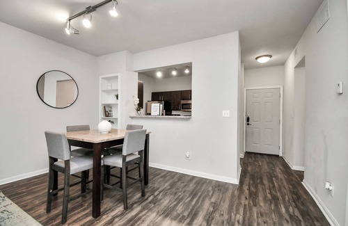 Riverside Terrace Apartment | Comfy Suites - 1 Bed Med Center Near Dwntn & NRG
