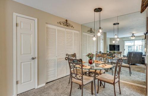 Laughlin Apartment | Community Pool and Gym Apt 5 Mi to Laughlin Casinos