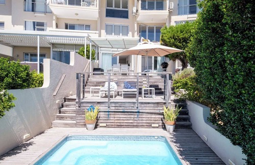 Camps Bay Apartment | Compact Camps Bay Holiday Apartment with Private Pool Sea Escape