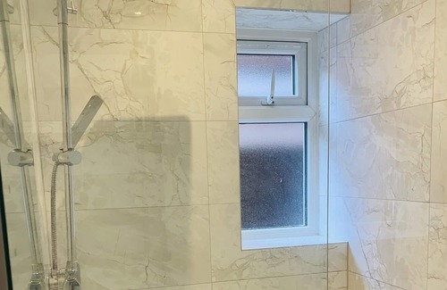 Uxbridge North Apartment | Compact Cosy Studio Apartment