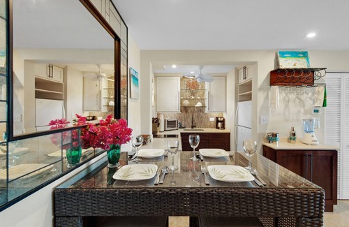 Red Hook Condo | Completely Renovated, Gorgeous - WOW Views & Breezes! 5/5 Exceptional Reviews!