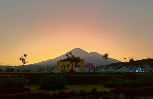 Wonosobo House | Compound holiday home - 3 bedrooms mountain view